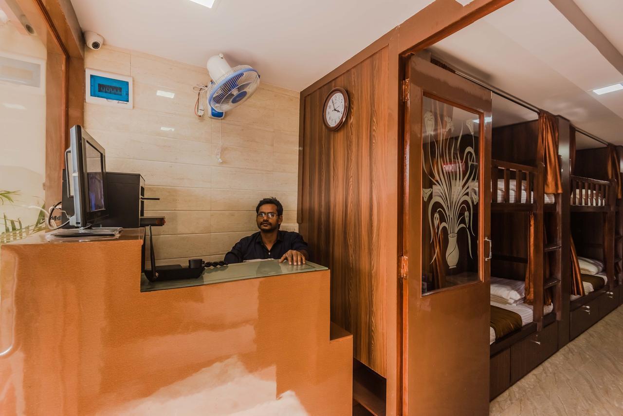 Awesome Dormitory - Men Only Bombay Exterior foto